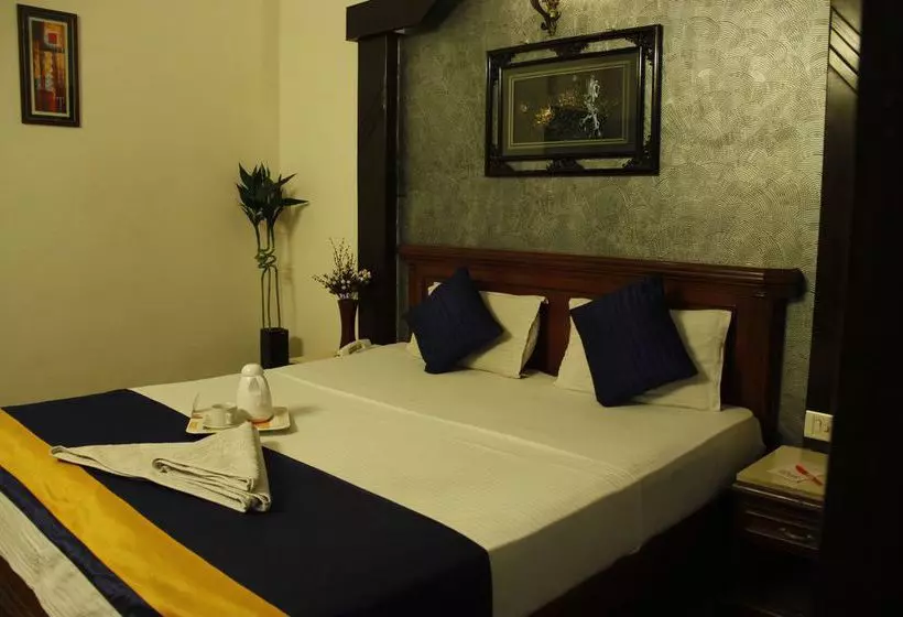 ホテル Oyo Rooms Gaffar Market 1