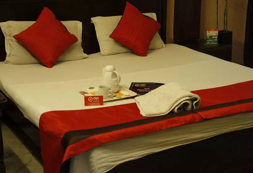 ホテル Oyo Rooms Gaffar Market 1