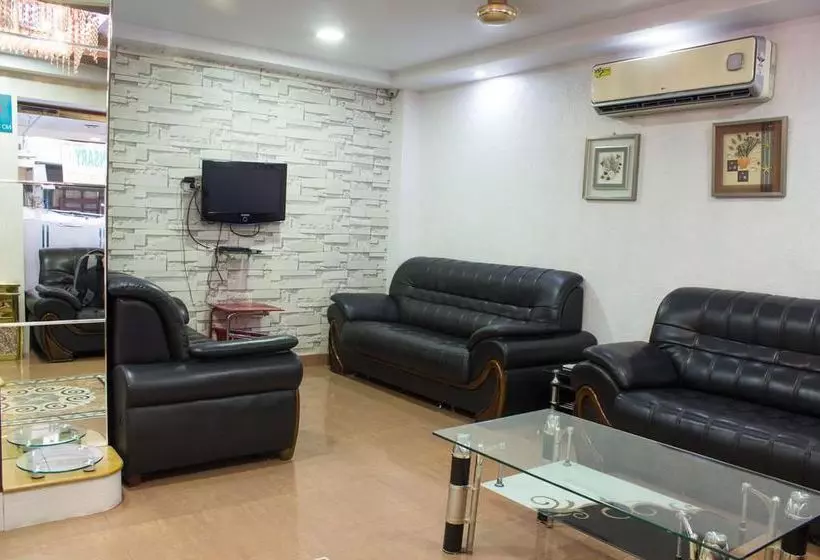 ホテル Oyo Rooms Sadar Nagpur