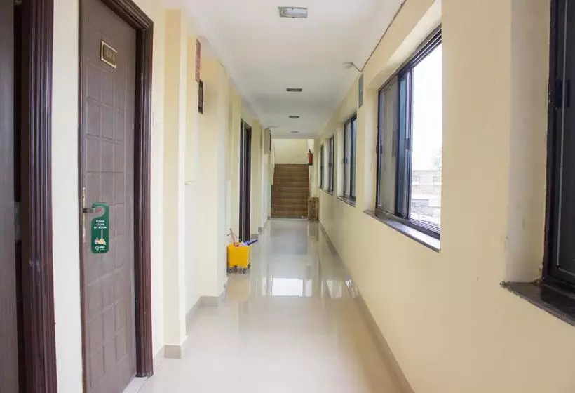 ホテル Oyo Rooms Sadar Nagpur