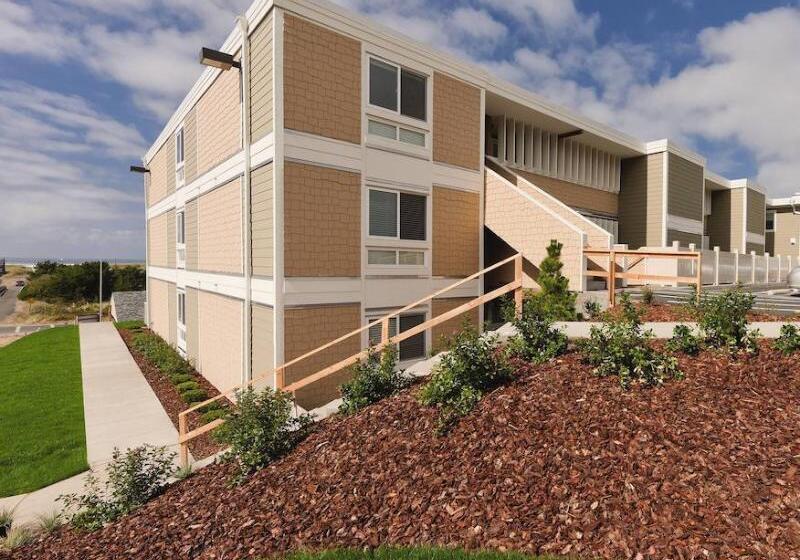 酒店 Worldmark Surfside Inn