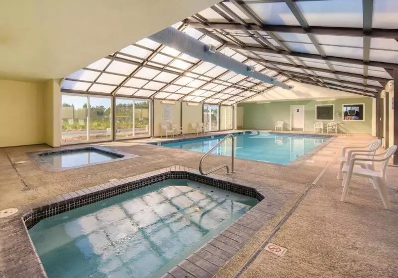 בית מלון כפרי Worldmark Surfside Inn