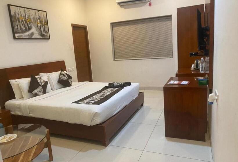 Mrugavani Resort & Spa