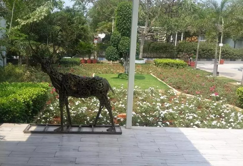 Mrugavani Resort & Spa