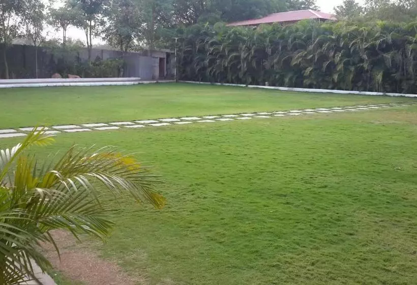 Mrugavani Resort & Spa