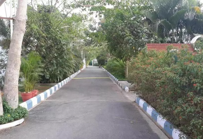 Mrugavani Resort & Spa