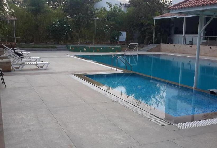 Mrugavani Resort & Spa