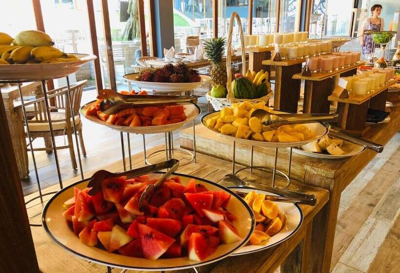 Thaproban Pavilion Resort & Spa