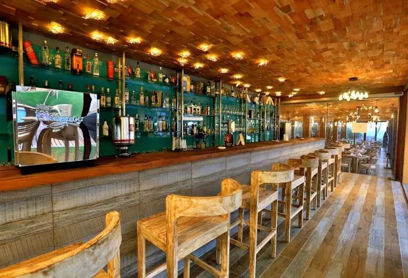 Thaproban Pavilion Resort & Spa