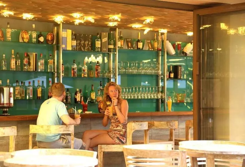 Thaproban Pavilion Resort & Spa