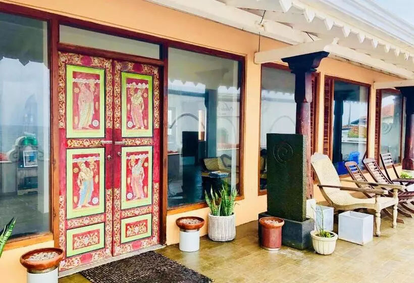 Thaproban Pavilion Resort & Spa