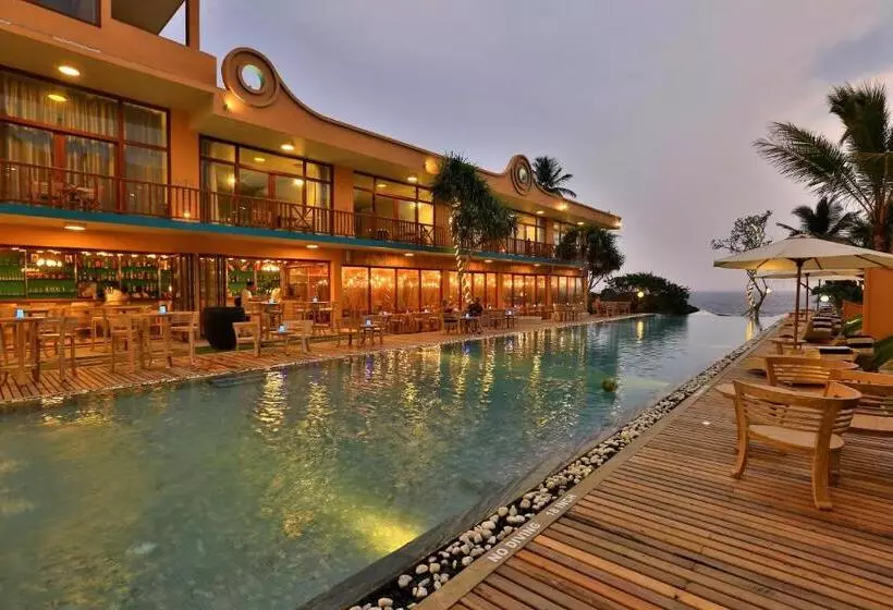 Thaproban Pavilion Resort & Spa