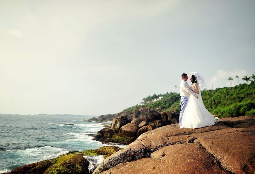 Thaproban Pavilion Resort & Spa