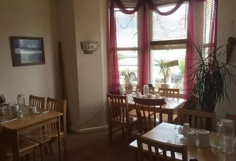 Bed and Breakfast Smarties Surf Lodge