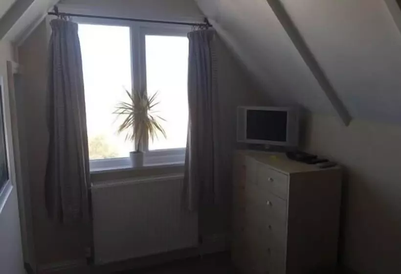 Bed and Breakfast Smarties Surf Lodge