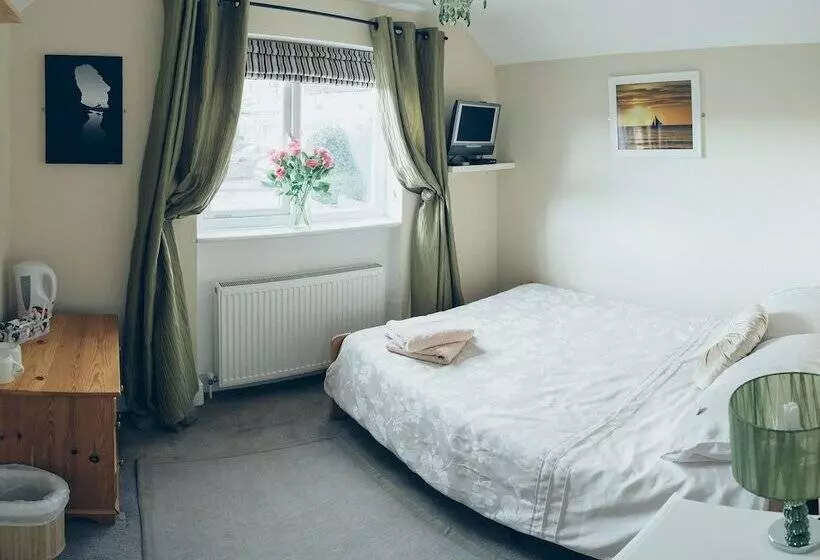 Bed and Breakfast Smarties Surf Lodge