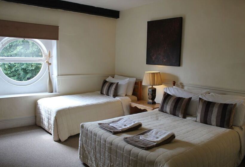 مبيت وإفطار The Coach House