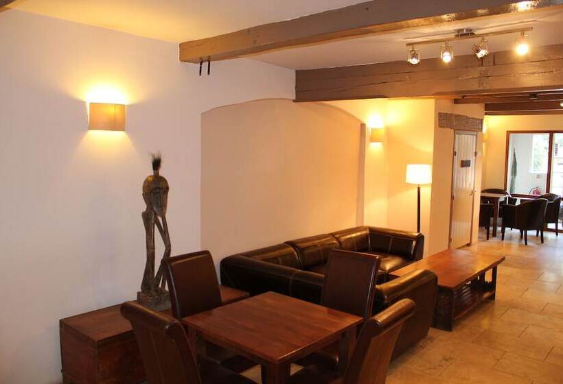 مبيت وإفطار The Coach House