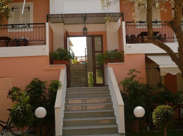 בית מלון כפרי Avra