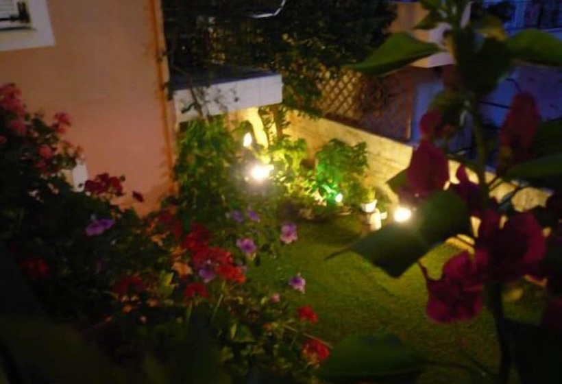 בית מלון כפרי Avra