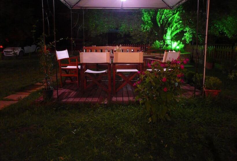 בית מלון כפרי Avra