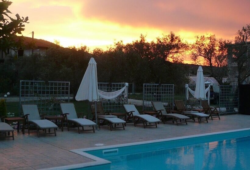 בית מלון כפרי Avra