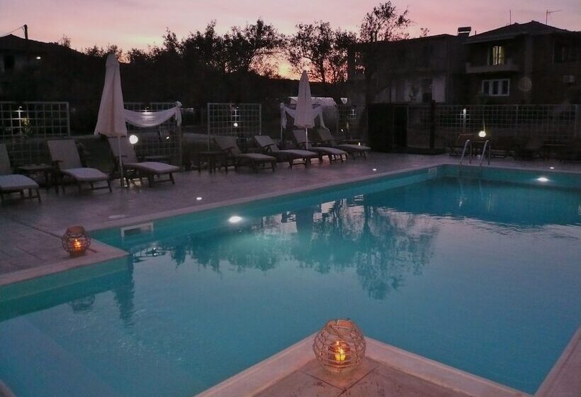 בית מלון כפרי Avra