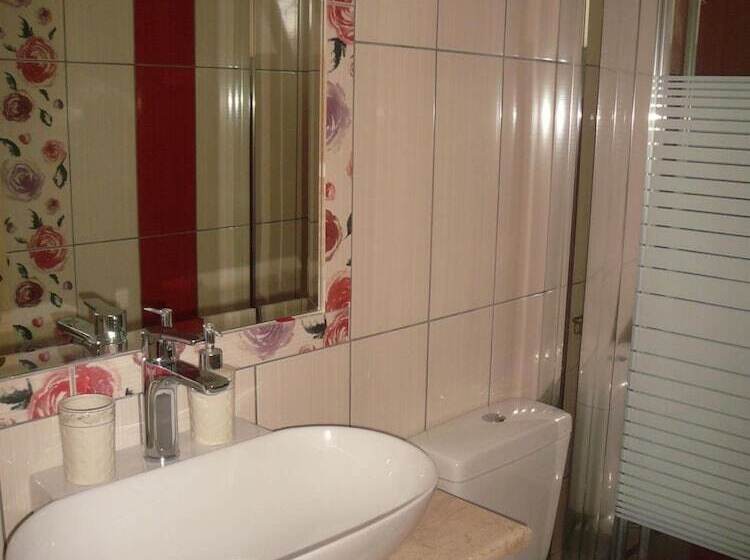 בית מלון כפרי Avra