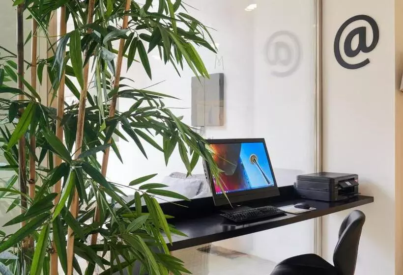 هتل Boutique Minister 4sup