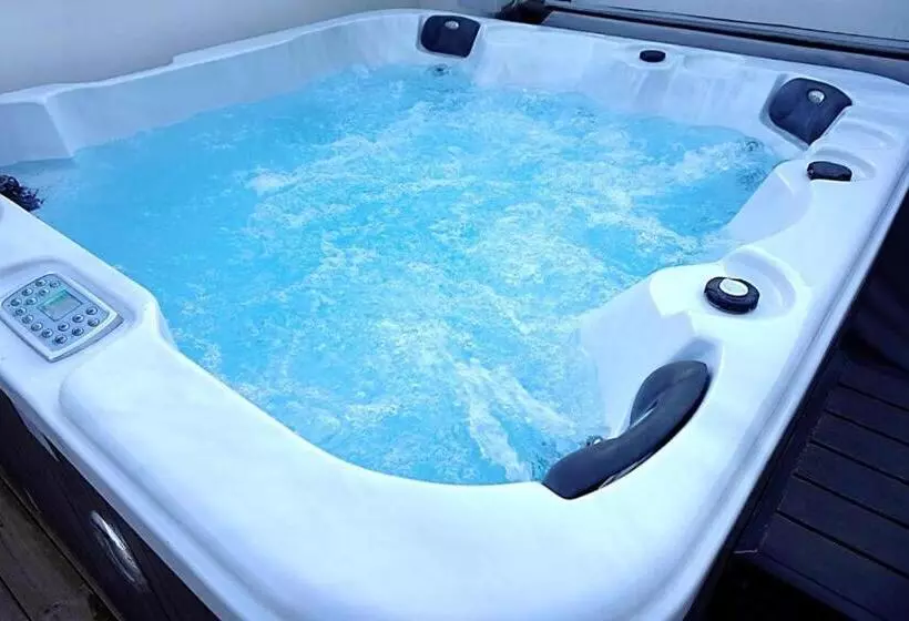 هتل Boutique Minister 4sup