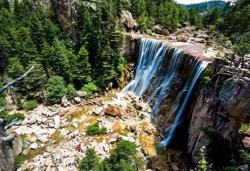 فندق Cascada Inn