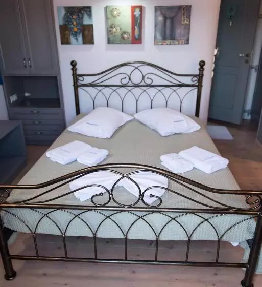 هتل Castelo Beach