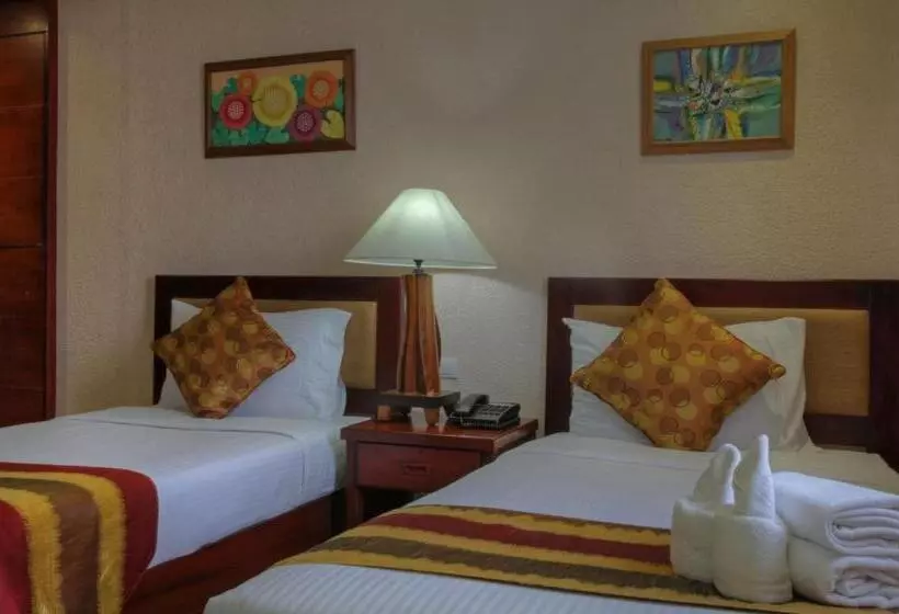 בית מלון כפרי Centro Puerto Princesa Near Airport