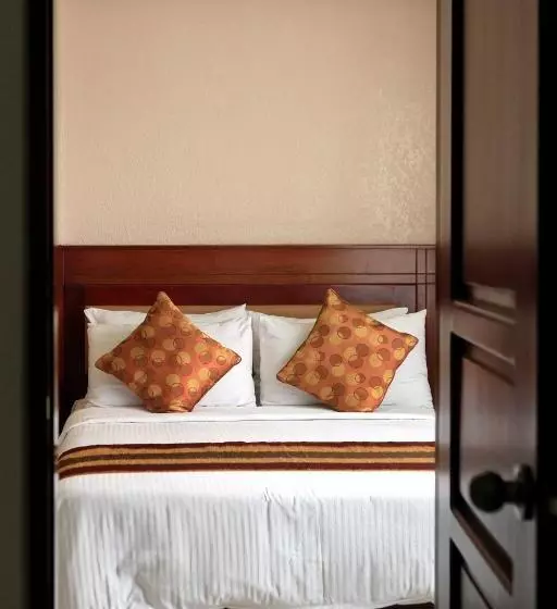 בית מלון כפרי Centro Puerto Princesa Near Airport