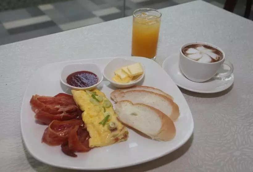 בית מלון כפרי Centro Puerto Princesa Near Airport