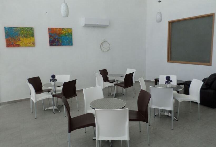 בית מלון כפרי Global Express