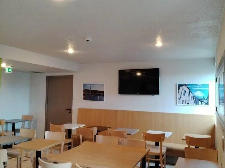 هتل Inn Design Montluçon