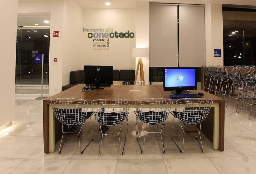 فندق One Villahermosa 2000