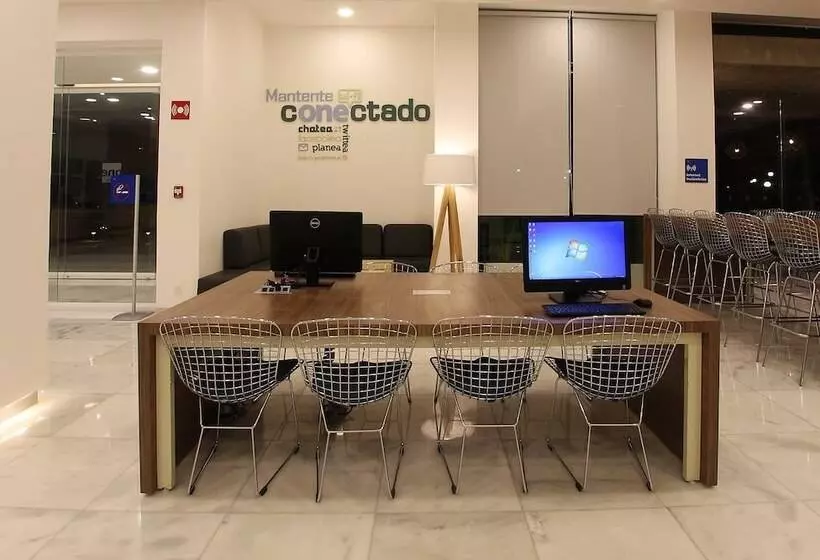 酒店 One Villahermosa 2000