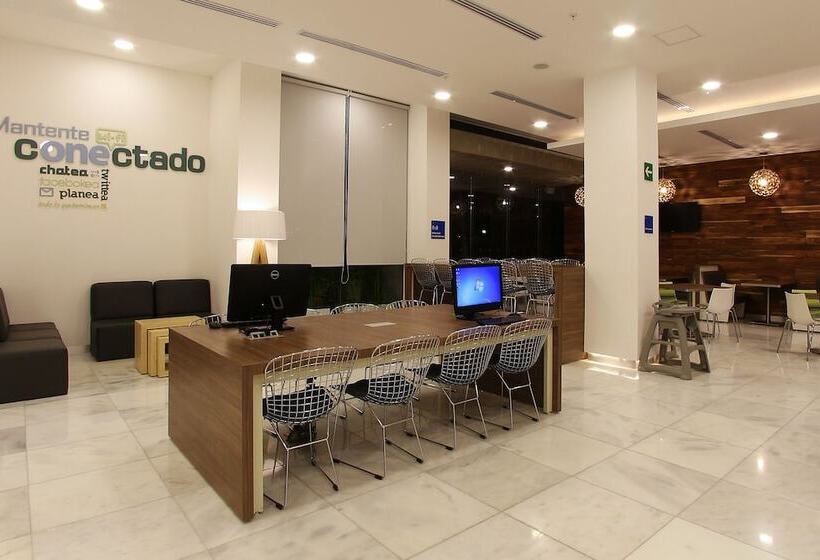 فندق One Villahermosa 2000