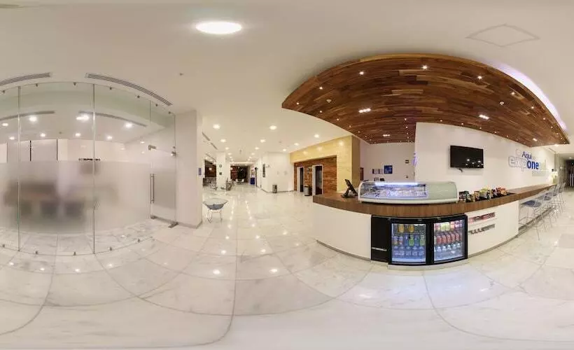 酒店 One Villahermosa 2000