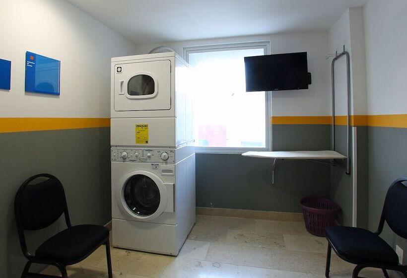 فندق One Villahermosa 2000