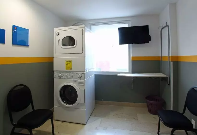 酒店 One Villahermosa 2000