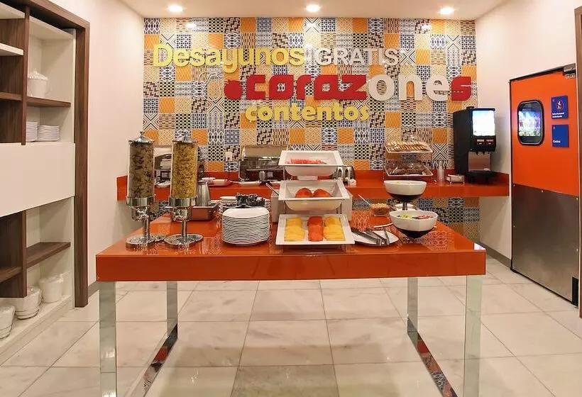 酒店 One Villahermosa 2000