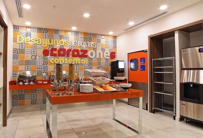 酒店 One Villahermosa 2000