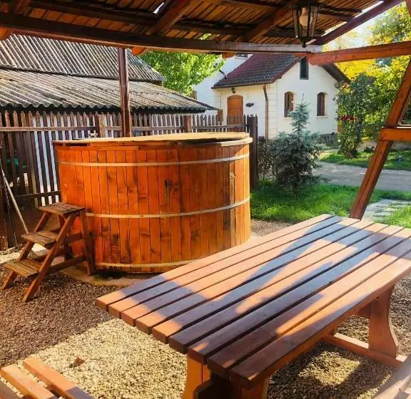 Aamiaismajoitus (B&B) Enikő Vendégház