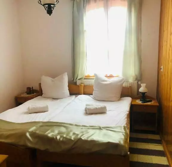 Aamiaismajoitus (B&B) Enikő Vendégház