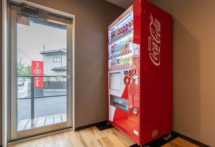 Hotell R9 The Yard Sakai