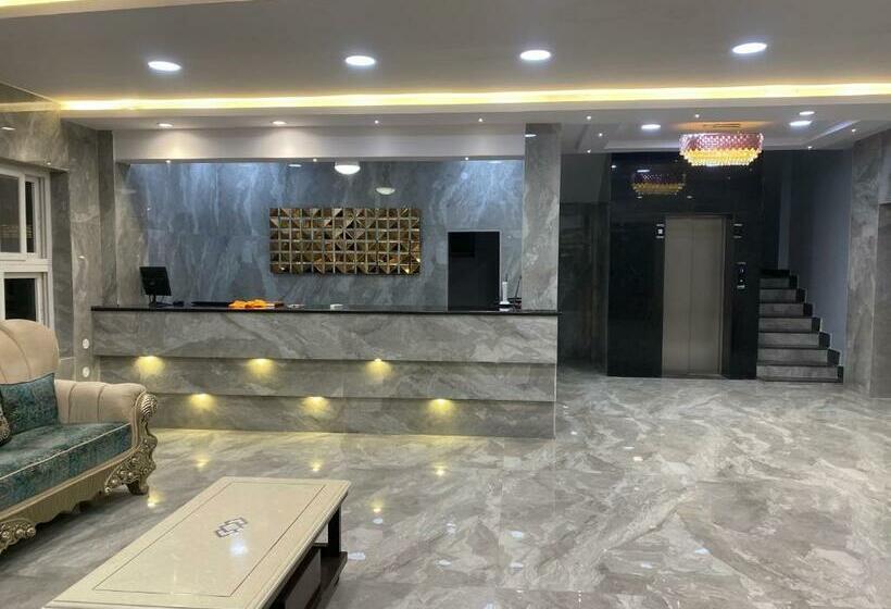 ホテル Sri Pranams Royal Grand