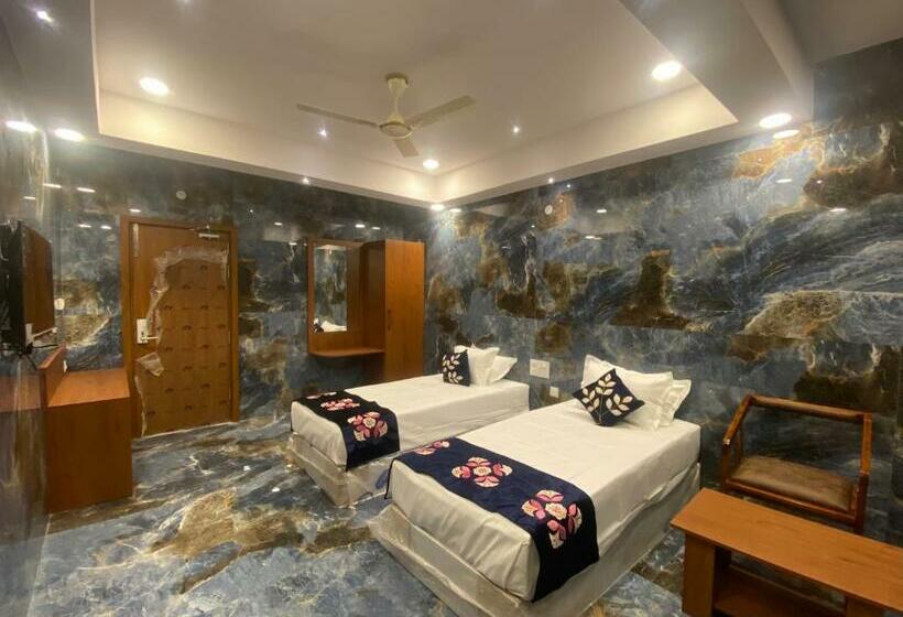 ホテル Sri Pranams Royal Grand